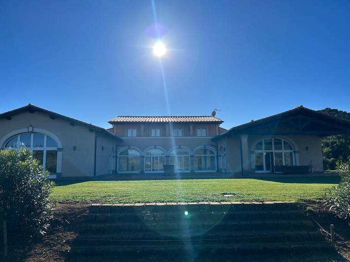 Villa per 13 persone, con Balcone e Terrazza nonché Giardino e Piscina a Ansedonia