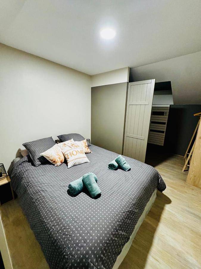 Location de vacances pour 12 personnes, avec piscine ainsi que jacuzzi et jardin à Saint-Sauvant (Vienne) - 2