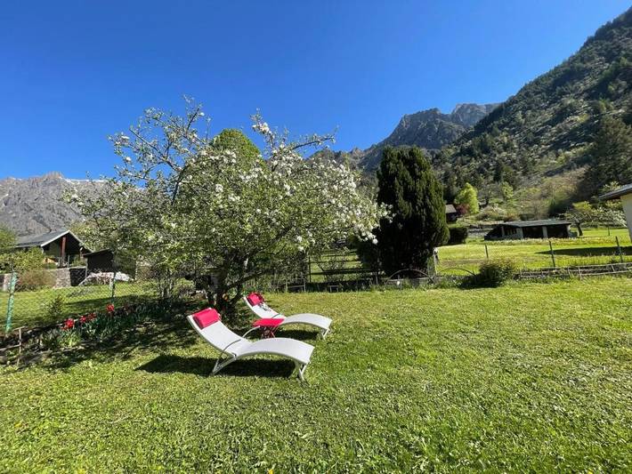 Location de vacances pour 5 personnes, avec vue et jardin à Valjouffrey - 4