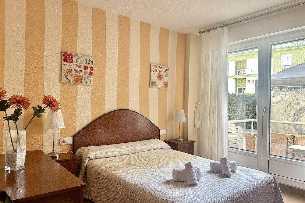 Entire apartment, Beach, Somo and Surf 30025 in Somo, Ribamontán al Mar