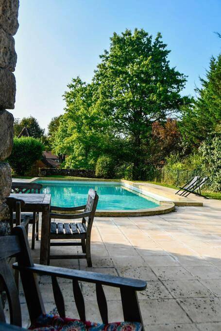 Location de vacances pour 12 personnes, avec piscine ainsi que terrasse et jardin à Mazeyrolles - 3