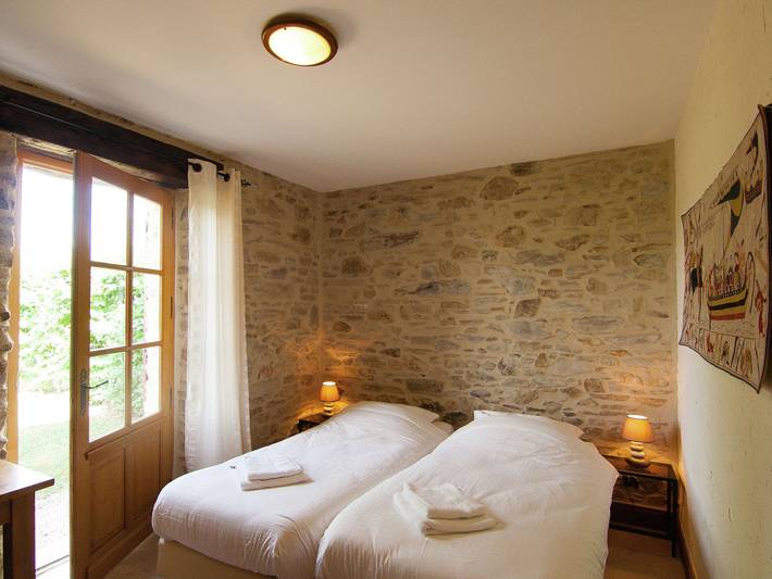 Location de vacances pour 12 personnes, avec piscine et jardin, animaux acceptés à Saint-Médard-d'Excideuil - 4