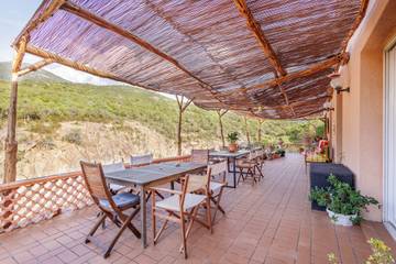 Gîte pour 10 personnes, avec jardin à Manso (homonymie)