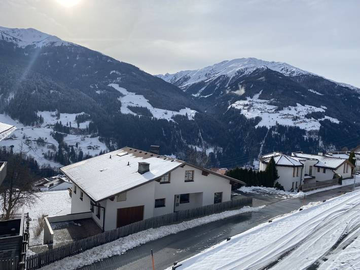 Ferienwohnung für 4 Personen, mit Terrasse und Garten in Fließ