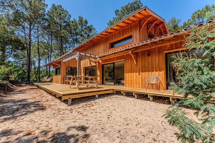 Location de vacances pour 8 personnes, avec Terrasse et Jardin dans Plage Des Americains Cap Ferret