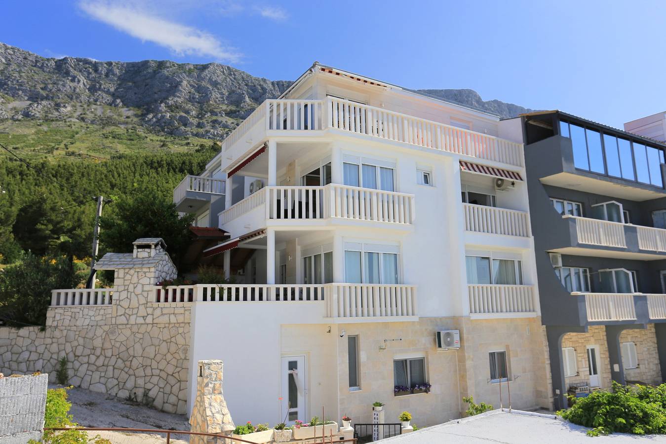 Ganze Wohnung, Studio Appartement mit Terrasse und Meerblick Lokva Rogoznica (Omis) As-13226-a in Lokva Rogoznica, Omis-Riviera