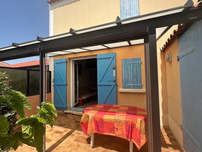 Charmante Villa T3 Mezzanine Climatisée - 6P - Terrasse - Parking Privé - 400m de la Plage in Le Barcarès, Côte d'Améthyste