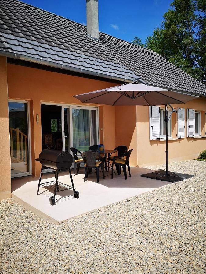 Location de vacances pour 7 personnes, avec jardin, adapté aux familles à Brignac-la-Plaine - 2