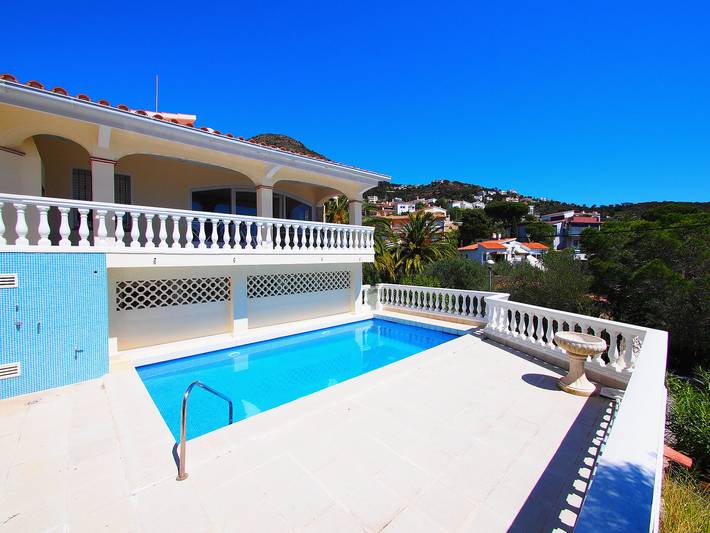 Ferienhaus für 8 Personen, mit Terrasse und Pool sowie Garten - 1