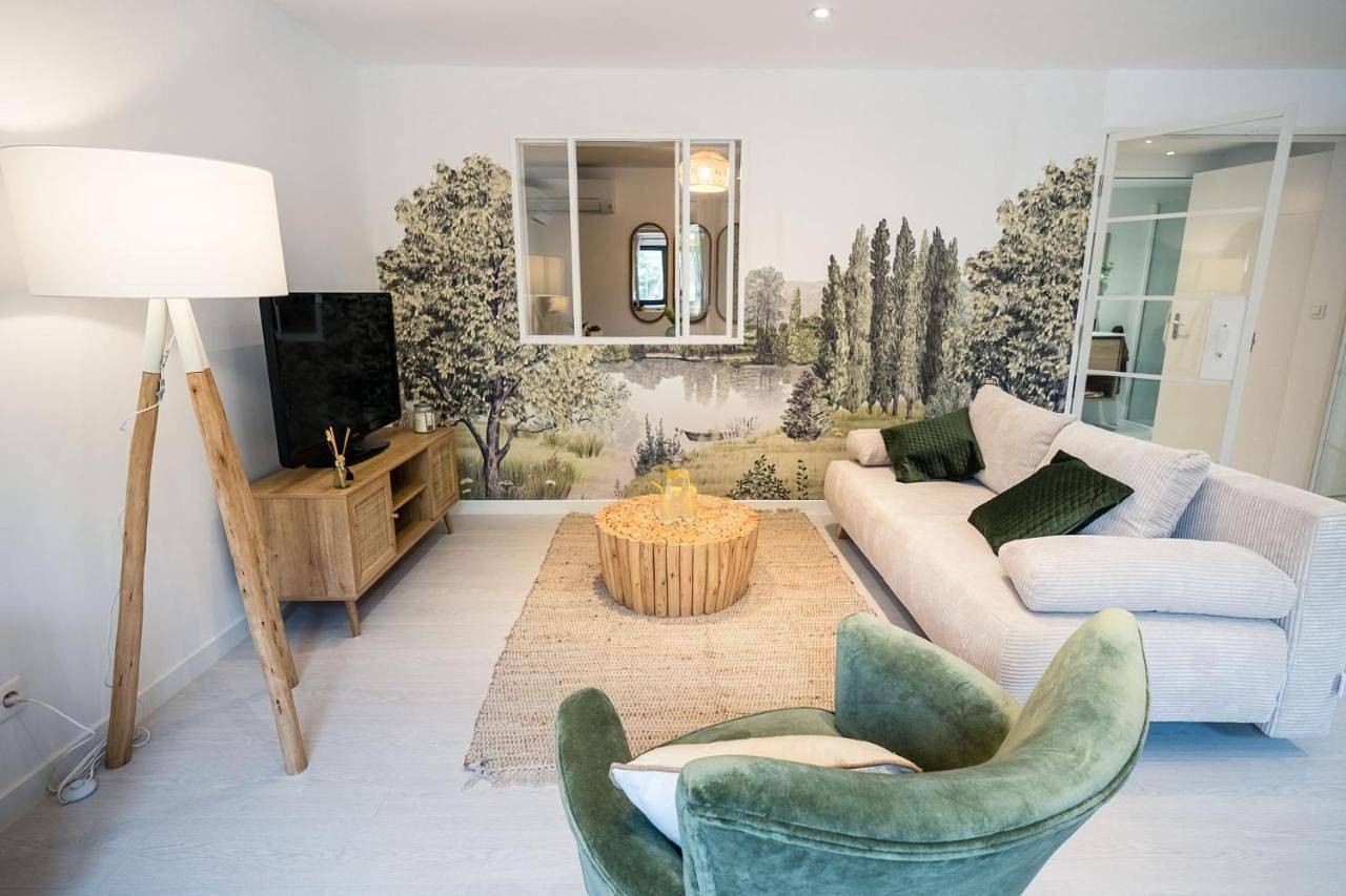 Appartement entier, One-Bedroom Apartment in Tourbes, Côte méditerranéenne (France)