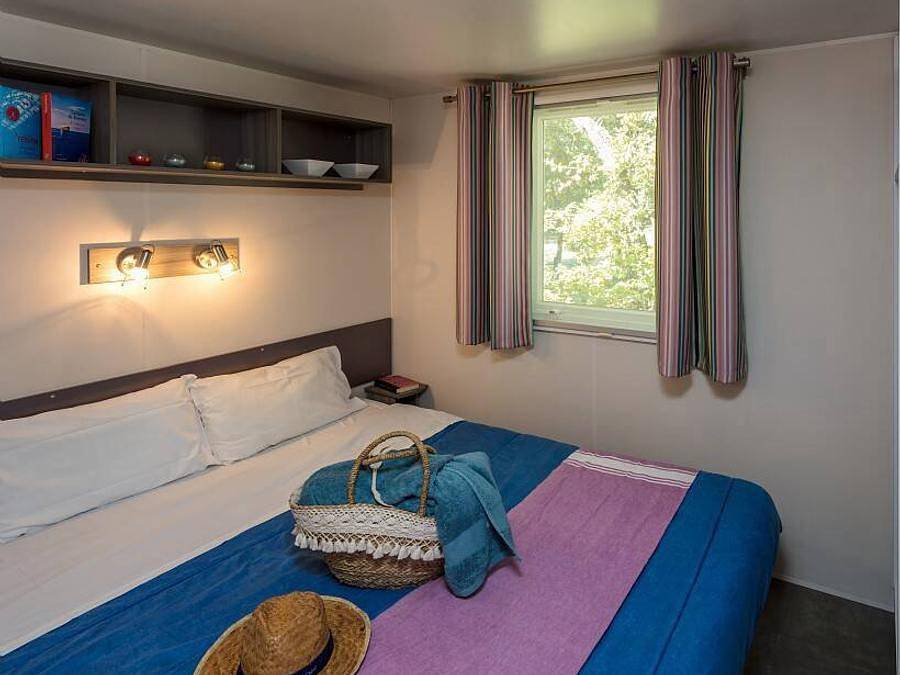 Camping Domaine de Ker Ys - Mobile home 6 persons - Mobile-home | Classic | 2 Bedrooms | 4/6 Pers. | Raised terrace | 1 bathroom in Iroise