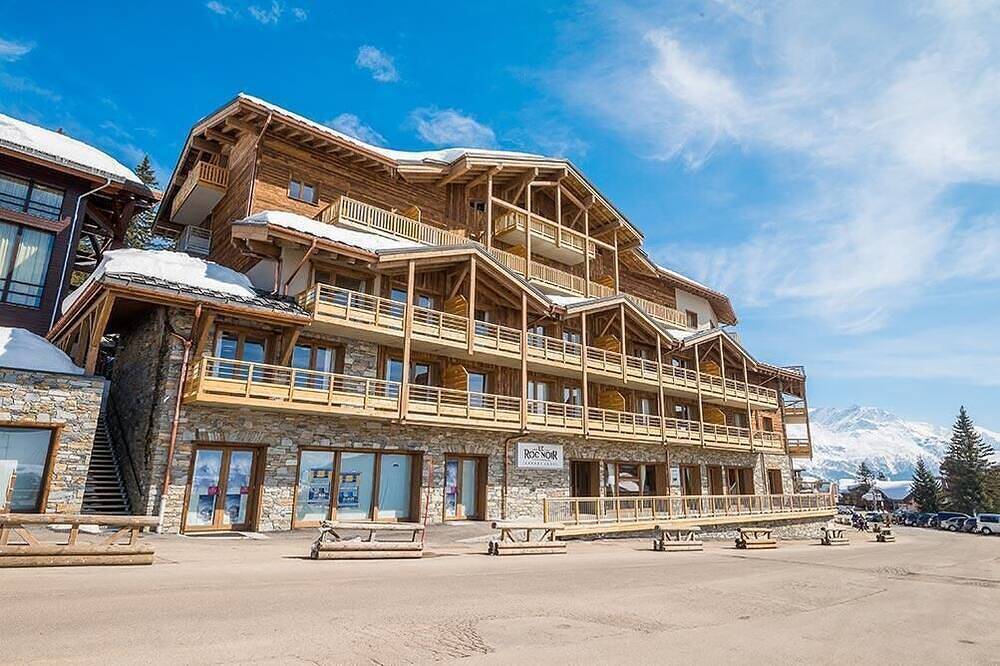 Apartamento entero, Wifi, ski-in/ski-out & foot of the slopes, view building, swimming pool, sauna, hammam, parking, tv in La Rosière, Montvalezan