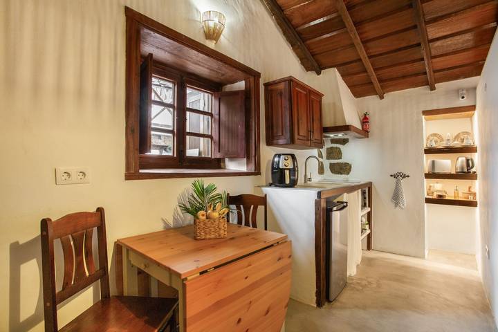 Apartamento entero, Vacaciones 'La Paredita Casa Abona' con jardín compartido y Wi-Fi in El Tanque, Tenerife Norte