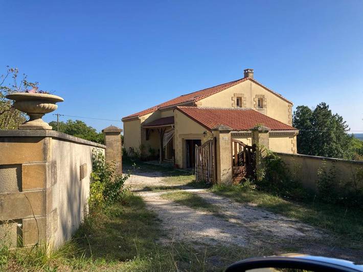 Gîte pour 5 personnes, avec vue ainsi que jardin et terrasse à Plazac - 3