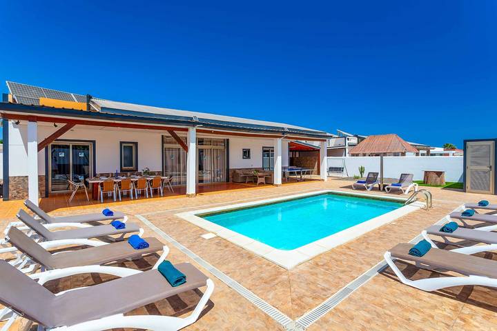 Finca für 10 Personen, mit Terrasse und Garten sowie Pool in Antigua