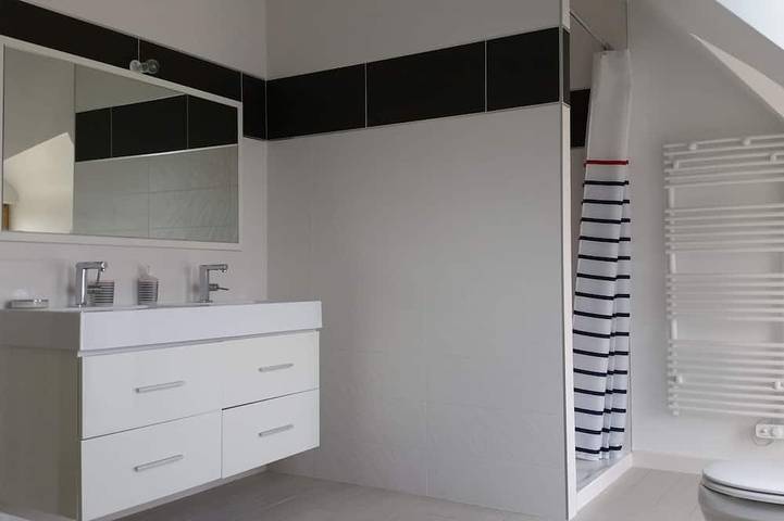 Gîte pour 10 personnes, avec jardin à Baud (mesure) - 4