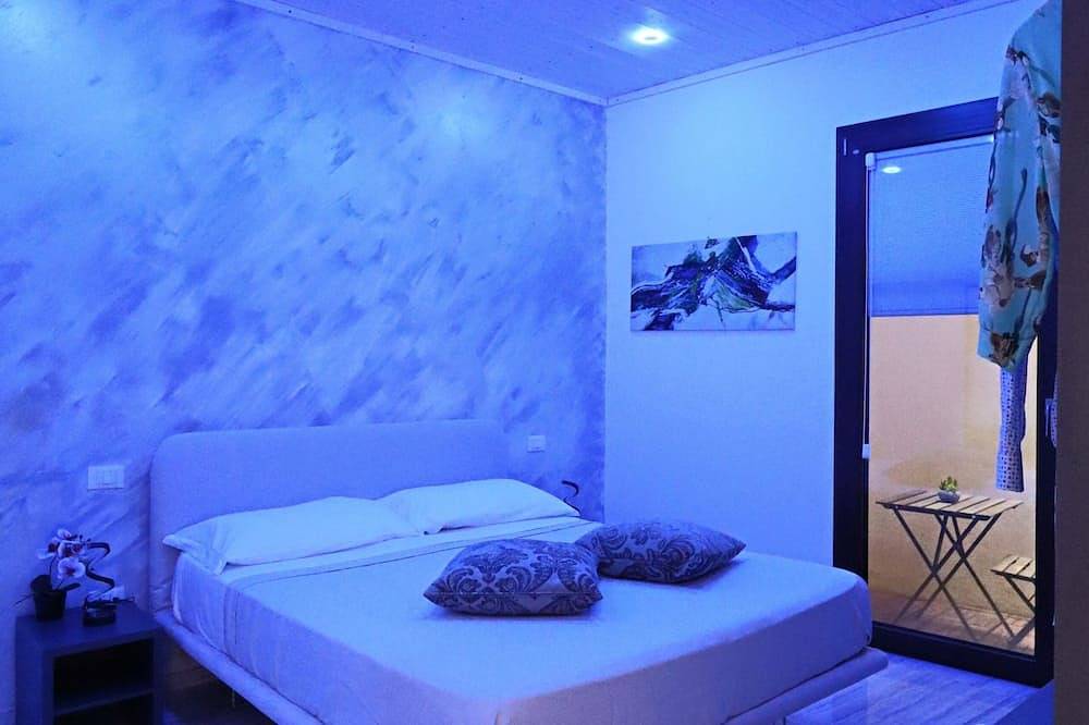 Appartamento intero, Levanzo Camera Standard con piccolo patio privato in Favignana città, Favignana