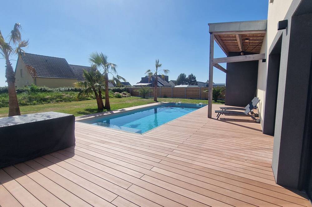 Villa mit Pool und jacuzzi 50 Meter vom Meer entfernt in Bretteville-sur-Ay, Coutances und Umgebung