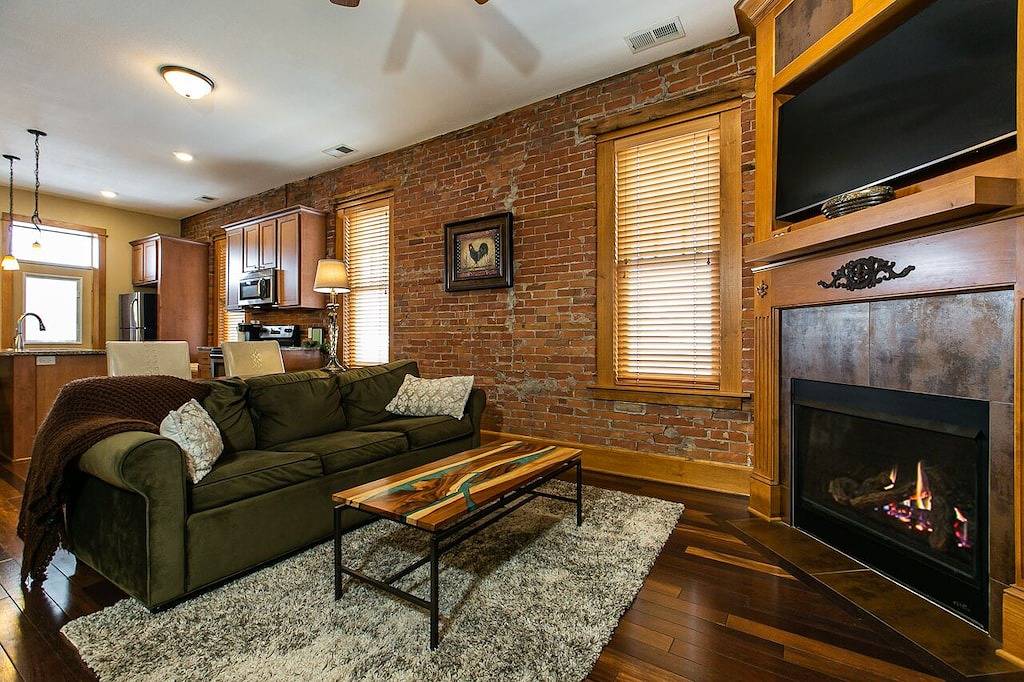 Ganze Wohnung, Drake House - Fleur De Lis (privater Whirlpool) in Dubuque, Dubuque County