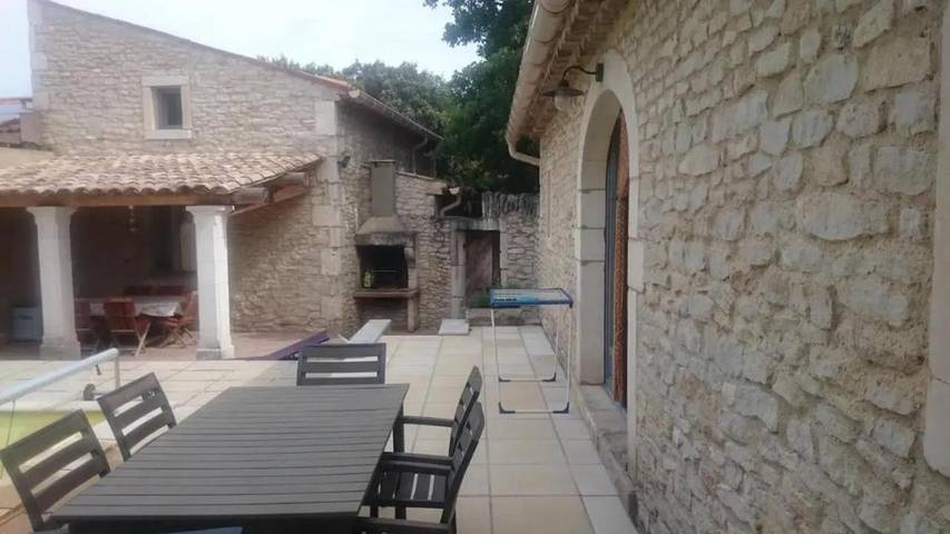 Location de vacances pour 6 personnes, avec jardin et piscine, animaux acceptés à Chamaret - 2