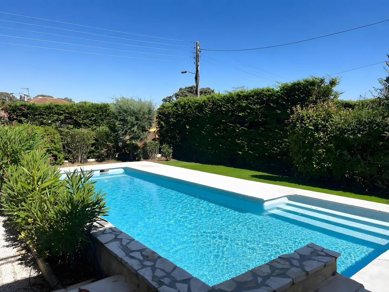 Villa met 4 Slaapkamers, Privézwembad, Wifi en Airco vlak bij Zee in Saint-Raphaël, Middellandse Zeekust (Frankrijk)
