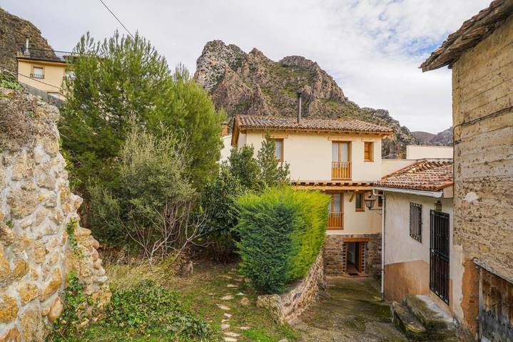Casa rural para 6 personas, con terraza y vistas, Se admiten mascotas en Valles de los Ríos Leza, Jubera, Cidacos y Alhama - 3