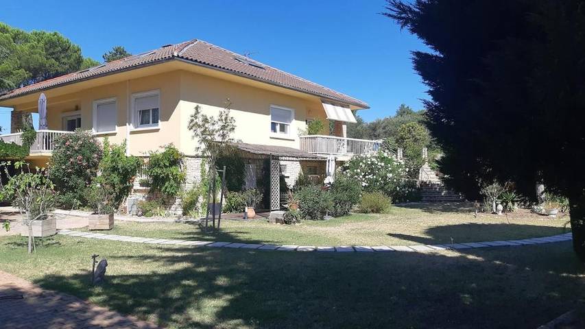 Appartement de vacances pour 2 personnes, avec piscine ainsi que terrasse et jardin
