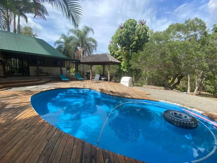 Location de vacances pour 6 personnes, avec balcon ainsi que jardin et piscine à Païta - 3