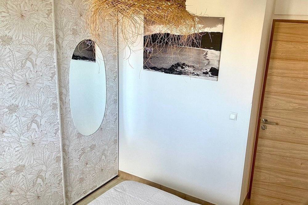 Ganze Wohnung, Appart 4 pers, 2 Bedrooms, with terrace sea view, Clim, private parking in Monticello, Calvi und Umgebung