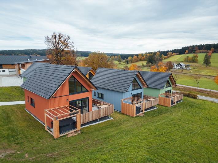 Chalet für 4 Personen, mit Balkon/Terrasse und Pool sowie Balkon in der Oberpfalz