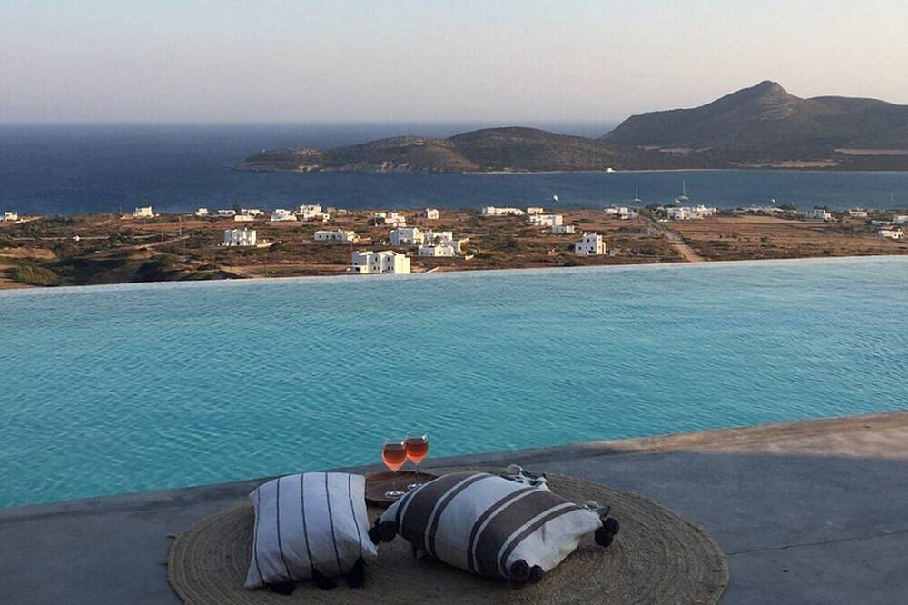 Villa for 4 People in Paros Regional Unit