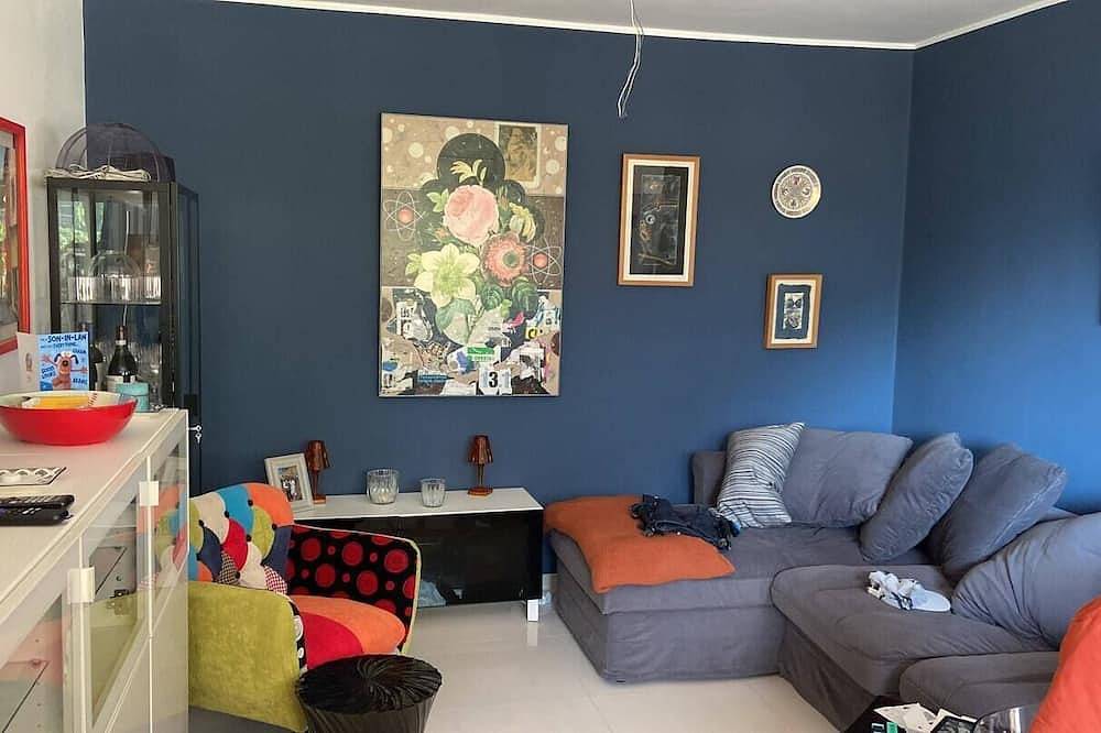 Family home with lake views and close to centre of charming village on Lake Como in Argegno, Comune di Argegno