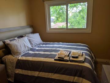 Vacation Rental for 10 Guests in St. Catharines, Niagara falls, Picture 2