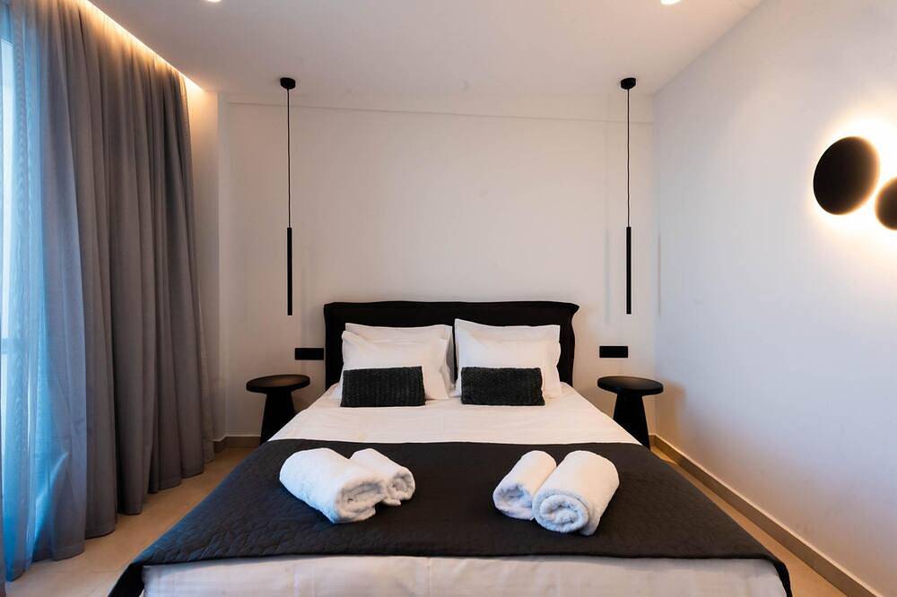 Aethra Deluxe Villa with pool, 700m from Beach in Iraklio-Heraklion und Umgebung