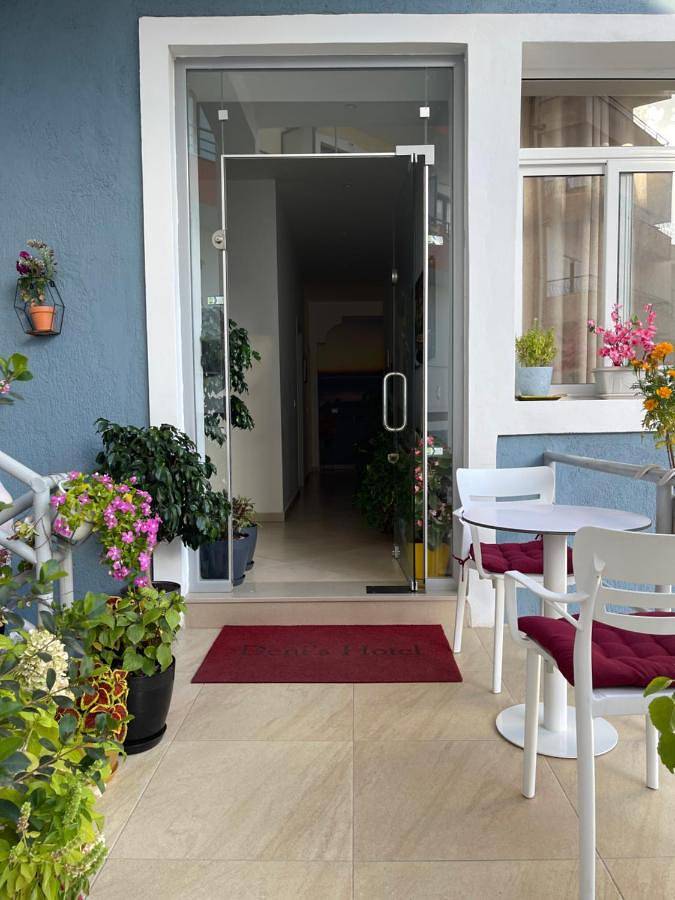 Deni's Hotel in Saranda, Vlorë