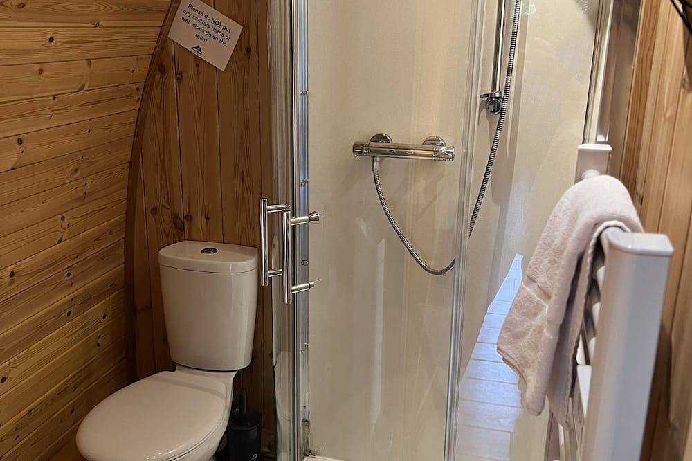 Entire apartment, Mega pod 6 -  a mega pod that sleeps 4 guests  in 1 bedroom in Shropshire Hills