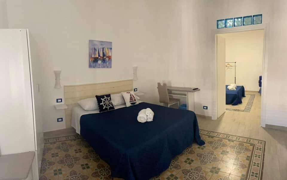 Double Room with Private Bathroom in Sferracavallo, Palerme