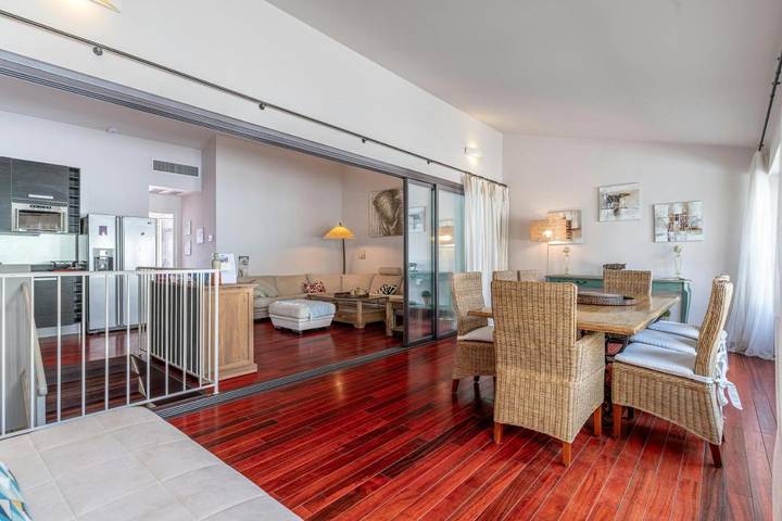 Gîte pour 4 personnes, avec terrasse dans Palais Des Festivals Et Des Congres - 2