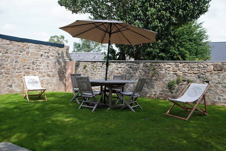 Petite maison avec jardin au cœur de la ville in Coutances, Région de Coutances