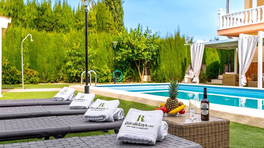 Chalet para 14 personas, con piscina y balcón/terraza en Vega de Granada - 2