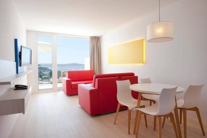 Apartmenthotel für 3 Personen, mit Balkon und Terrasse sowie Garten und Kinderpool in Peguera