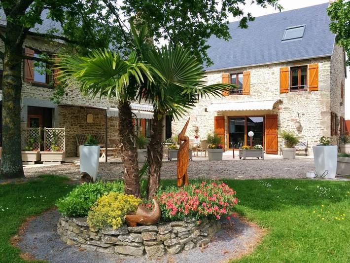 Gîte pour 2 personnes, avec jardin à Céaux