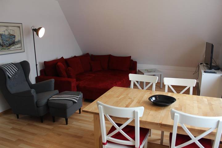 Ferienwohnung für 8 Personen, mit Balkon und Garten