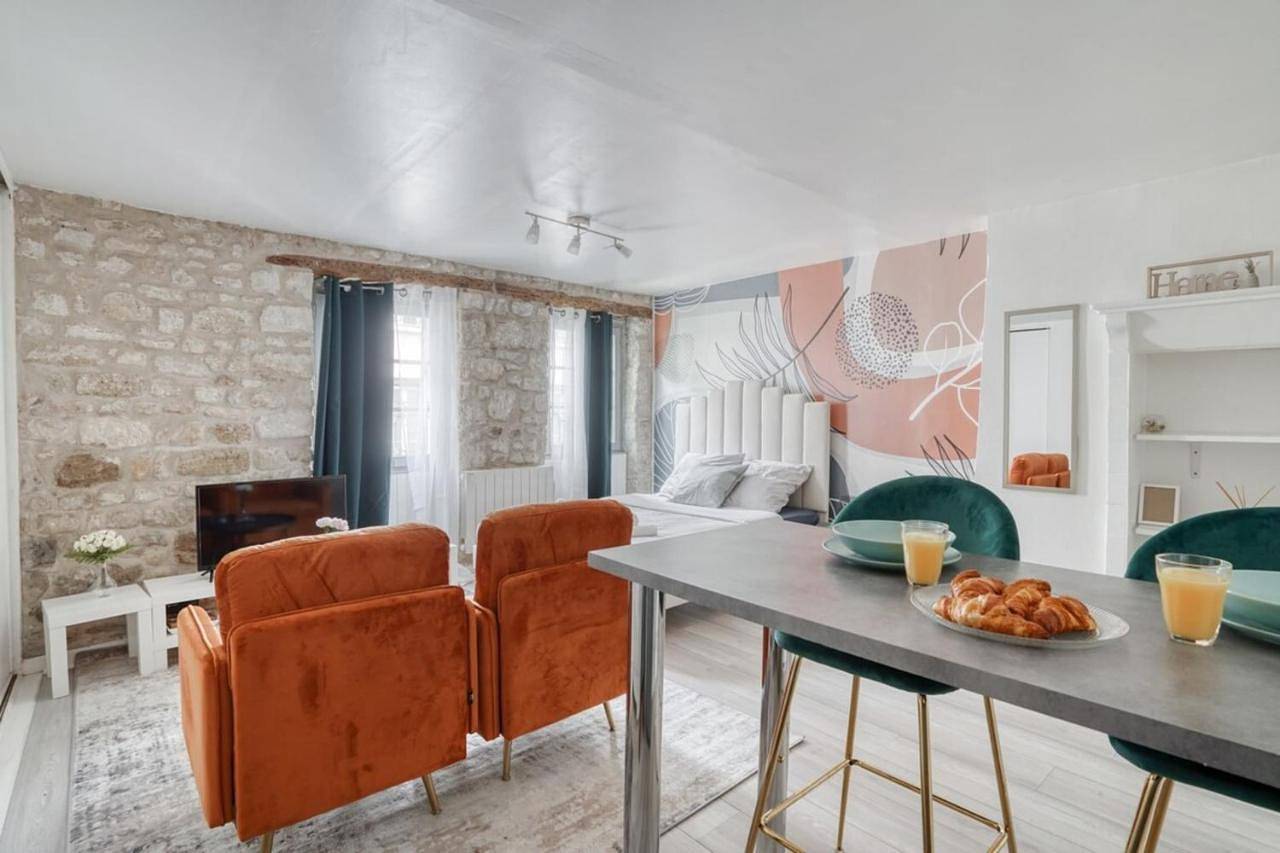 Appartement entier, La Perle de Pontoise - studio proche Paris Jo Paris 2024 in Pontoise, Val-d'Oise