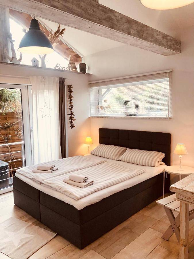 Ganze Wohnung, Ferienhaus Strandgut mit Outdoor Whirlpool und Garten in Petershagen/Eggersdorf, Märkische Schweiz-Oderland