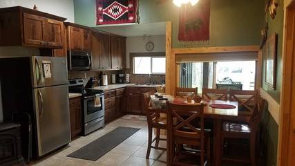 Log Cabin for 11 Guests in Island Park, Fremont County (ID), Picture 2