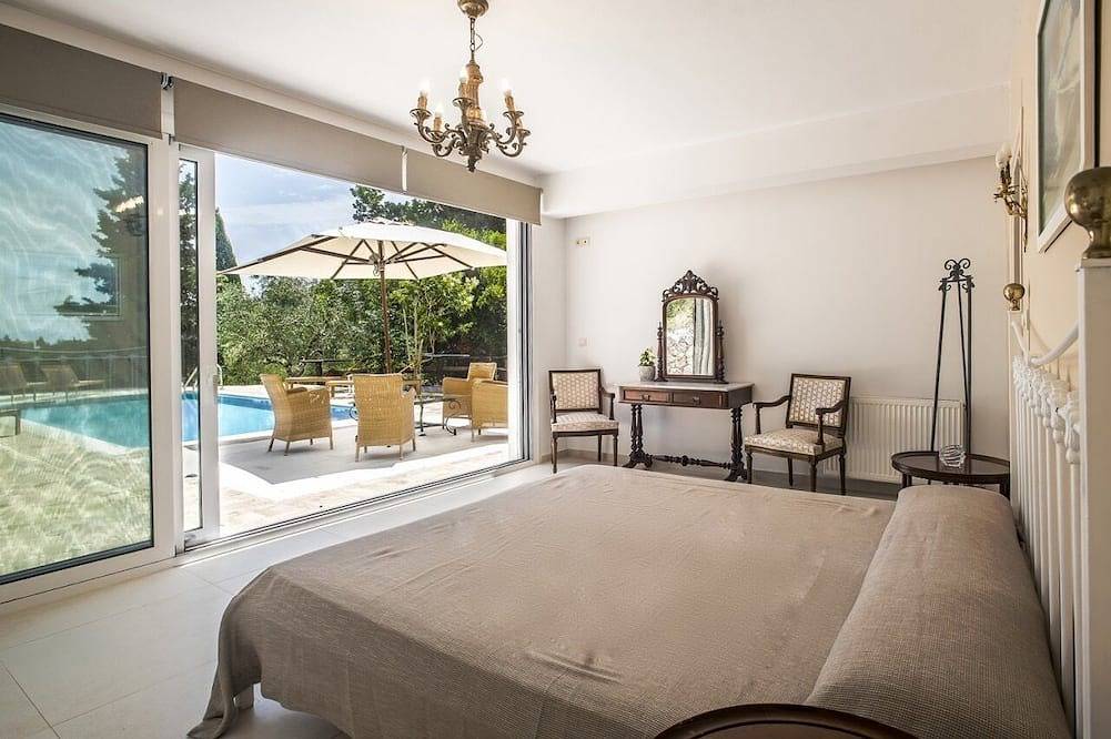Villa Fioraki, 5 bdrooms, 356 sqm with private pool and complete privacy in Poulades, Korfu