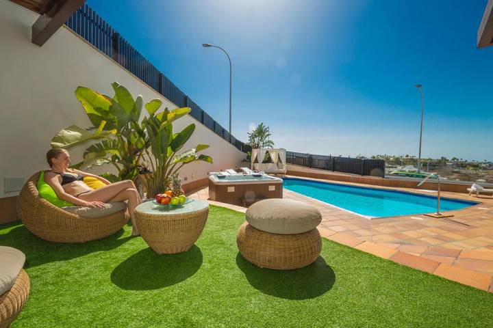 Chalet para 7 personas, con Balcón y Jacuzzi además de Terraza y Piscina en Puerto Rico (Gran Canaria)