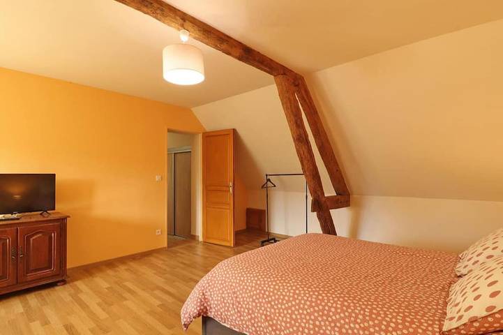 Gîte pour 8 personnes, avec jacuzzi et jardin à Le Pin-la-Garenne - 2