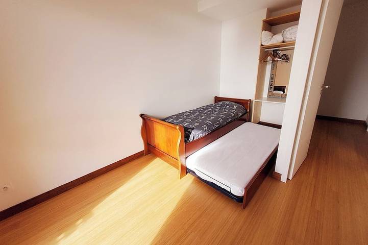 Appartement entier, 3 pièces 63 m2 avec balcon-terrasse de 20m2. Vue mer à couper le souffle. in Porspoder, Région de Brest